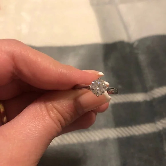 Solitaire Ring  - White Rhodium - Picture 6 of 7